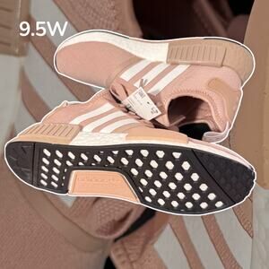 •NEW• adidas NMD R1 NMD R1 W • US 9 / EU42 • FV2474 Ash Pearl white